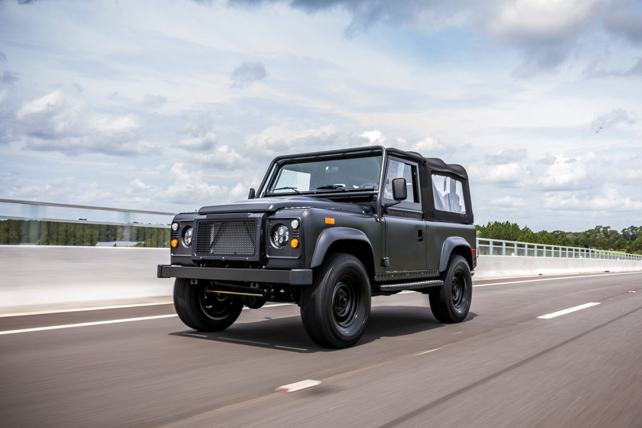 Land Rover Defender 90