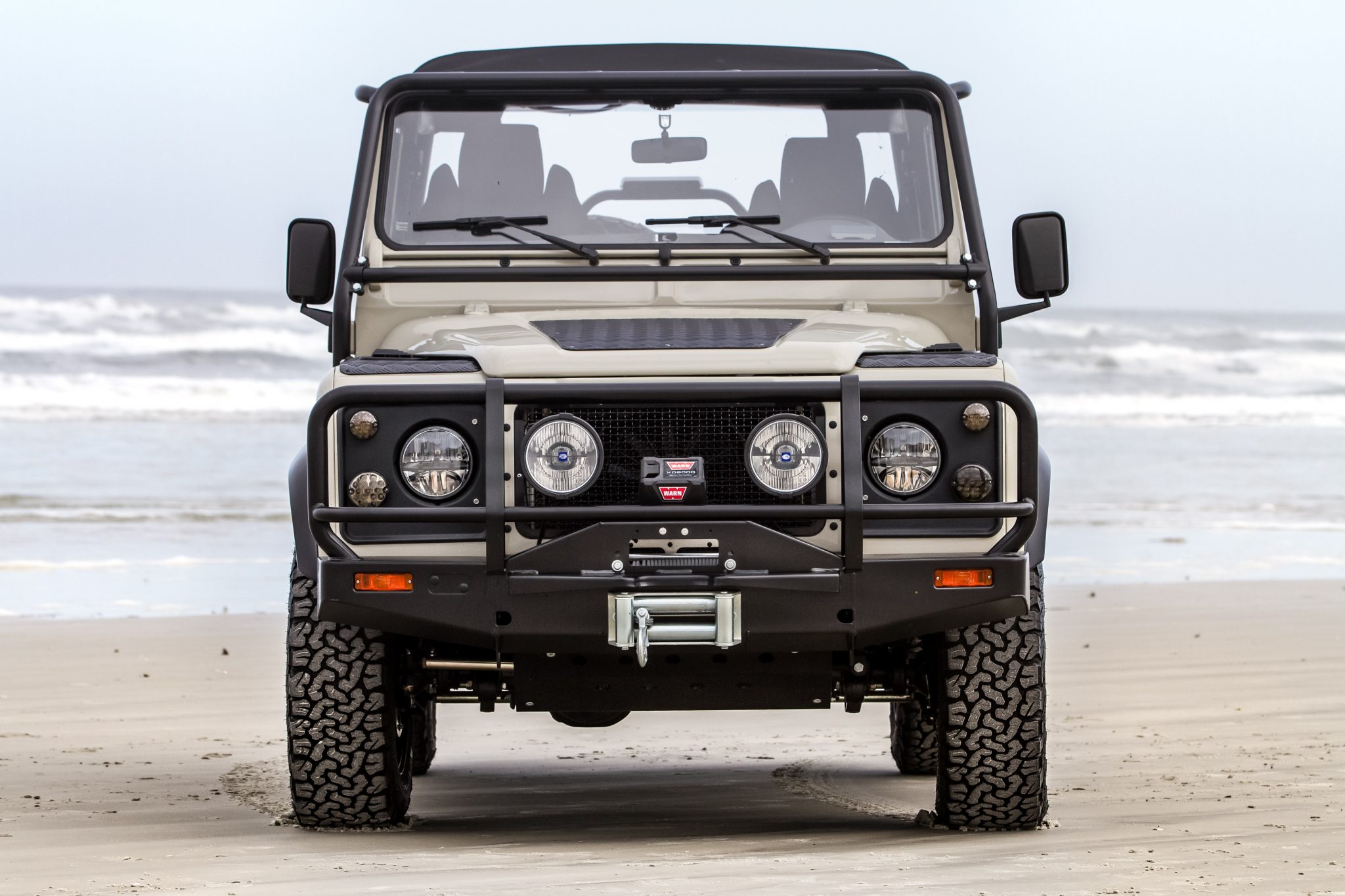 land rover defender 90