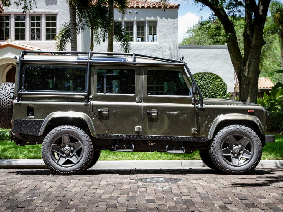 CUSTOM DEFENDER 110