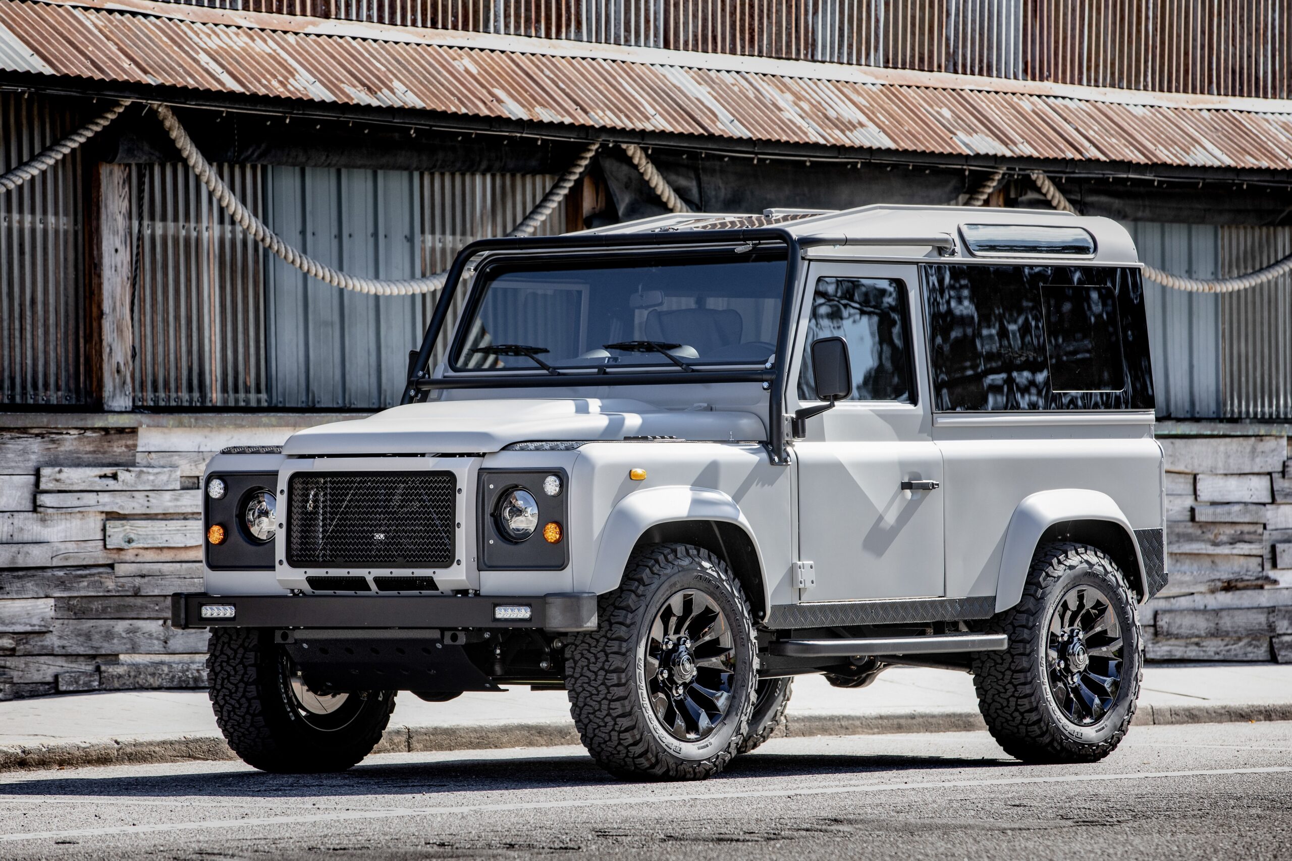 Land Rover Defender 90