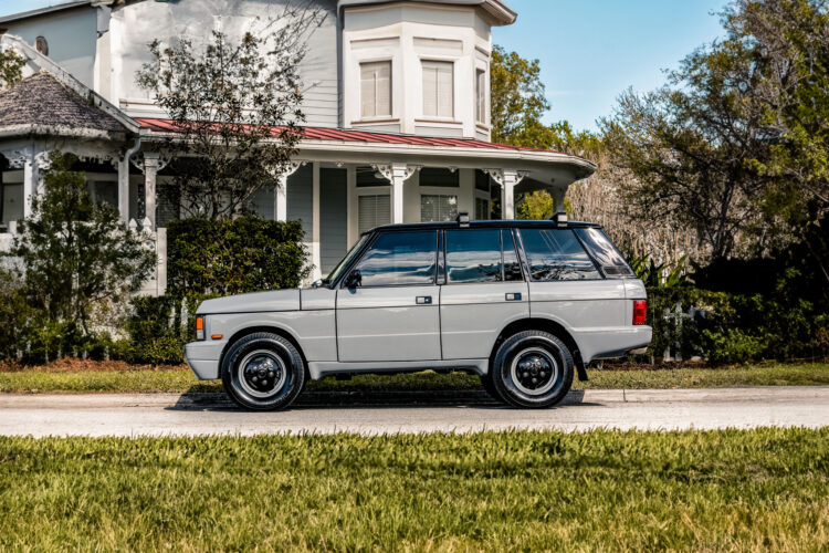 The Quiet Luxury of a Range Rover Classic in a Loud SUV World - ECD ...