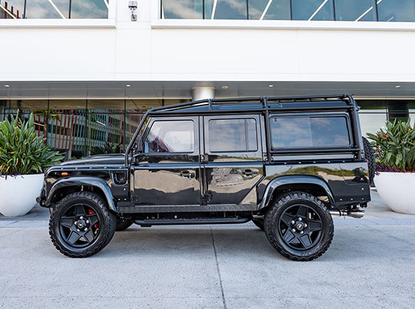 Custom Defender 110 in Santorini Black